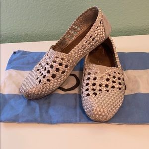 Toms Shoes